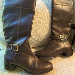 Tall upper Leather Banana Republic boots